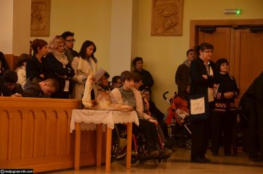 Otvori galeriju Zajednica-Vjera-i-svijetlo_01.JPG