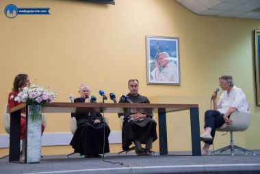 Otvori galeriju press-konferencija-mladifest-medugorje-2020_2.jpg