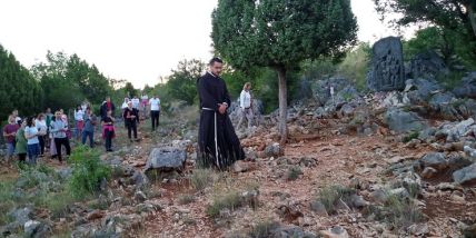 Otvori galeriju molitva-za-svecenike-medugorje_2.jpg