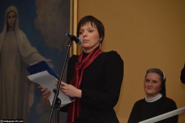 Otvori galeriju Zbor-Kraljica-Mira-Medugorje_06.JPG