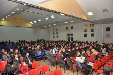 Otvori galeriju Zbor-Kraljica-Mira-Medugorje_07.JPG