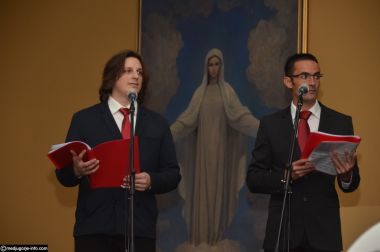 Otvori galeriju Zbor-Kraljica-Mira-Medugorje_11.JPG