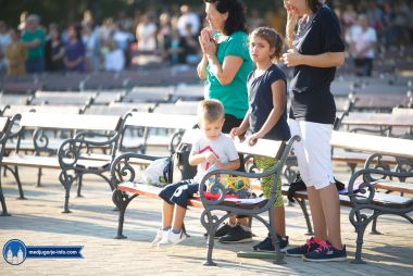 Otvori galeriju sveta-misa-medugorje-blagoslov-djece_05.jpg