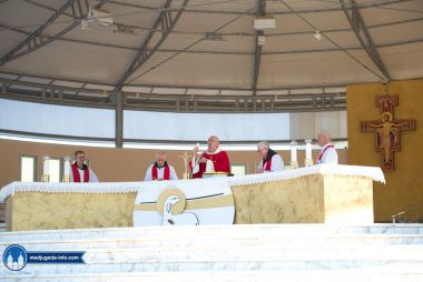 Otvori galeriju sveta-misa-medugorje-blagoslov-djece_25.jpg