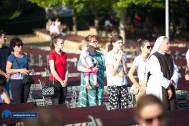 Otvori galeriju sveta-misa-medugorje-blagoslov-djece_27.jpg