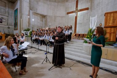 Otvori galeriju Zlatna harfa 7.jpg