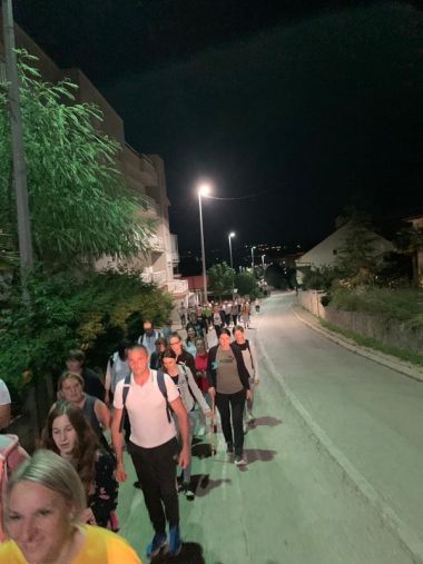 Otvori galeriju hodocasce-obitelji-kraljici-mira-u-medugorje_1.JPG