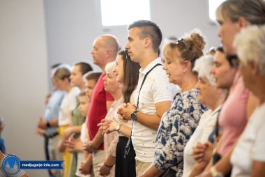 Otvori galeriju 13-hodocasce-obitelji-kraljici-mira-u-medugorje_03.jpg