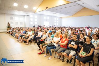 Otvori galeriju 13-hodocasce-obitelji-kraljici-mira-u-medugorje_04.jpg