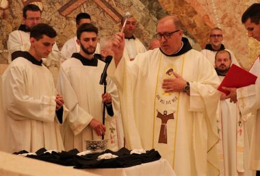 Otvori galeriju foto-petorica-postulanata-obukla-franjevacki-habit_3.jpg