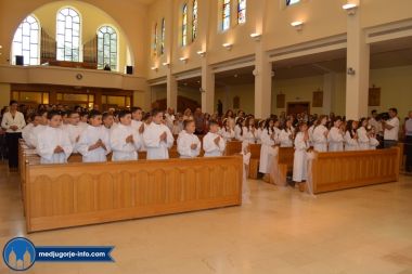 prva-sveta-pricest-u-medugorju_04.jpg