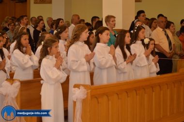 prva-sveta-pricest-u-medugorju_08.jpg