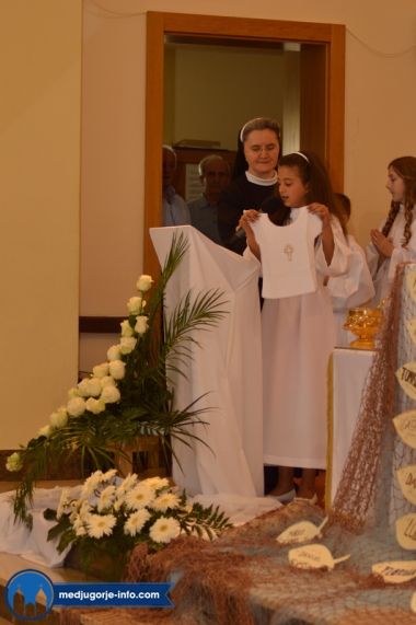prva-sveta-pricest-u-medugorju_17.jpg