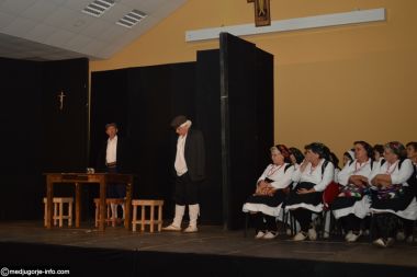 Otvori galeriju Kako-se-gradio-Krizevac_04.JPG