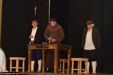 Otvori galeriju Kako-se-gradio-Krizevac_06.JPG