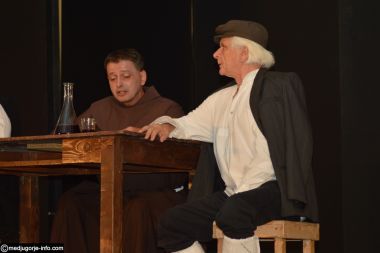 Otvori galeriju Kako-se-gradio-Krizevac_08.JPG