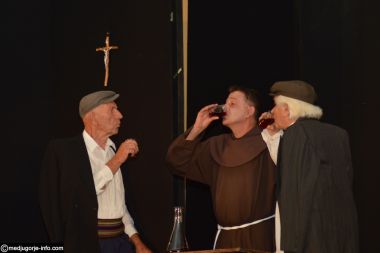 Otvori galeriju Kako-se-gradio-Krizevac_09.JPG