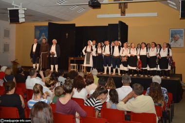 Otvori galeriju Kako-se-gradio-Krizevac_12.JPG