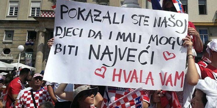 Najemotivniji transparent na dočeku Vatrenih koji je posebno dirnuo roditelje