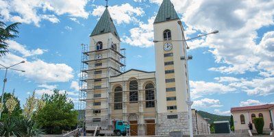 LAVORI IN CORSO NELLA CHIESA DI S. GIACOMO a Medjugorje