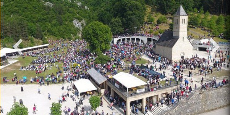 POGLEDAJTE Turističko promotivni film SVETI IVO U PODMILAČJU 