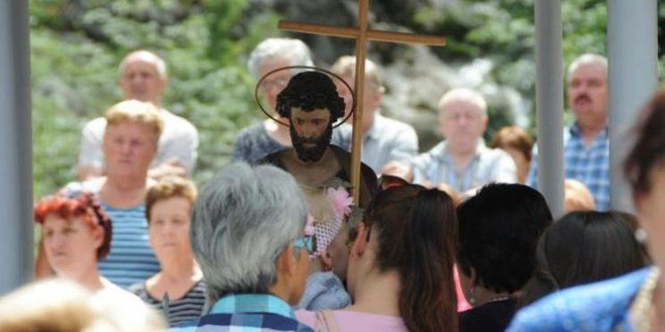 Zavjeti za svoju djecu: &quot;Istinskim zavjetovanjem vjernici pokazuju koliko duboko žive svoju vjeru i koliko vjeruju da Bog upravlja njihovim životom&quot;