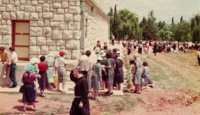 &#039;Kad su počela ukazanja, ljudi su žedni Boga tražili ispovijed. Na ledini je tisuće ljudi ostajalo u molitvi do pola noći!&#039;