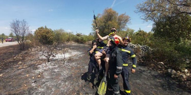 Drniški vatrogasci oduševili objavom: ‘Kanader je pokupio ronioca, vraćamo ga’