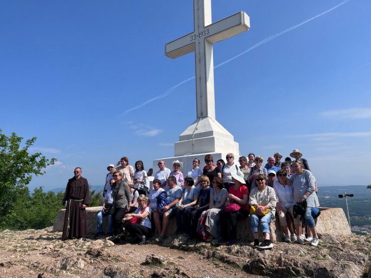 Hodočasnici „MISE u 11 s KAPTOLA“ (ZG) u Međugorju