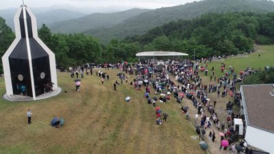 Veliki broj mladih zajedno s Marijom pohitao u kondžilsko gorje 51. dan mladih Vrhbosanske nadbiskupije