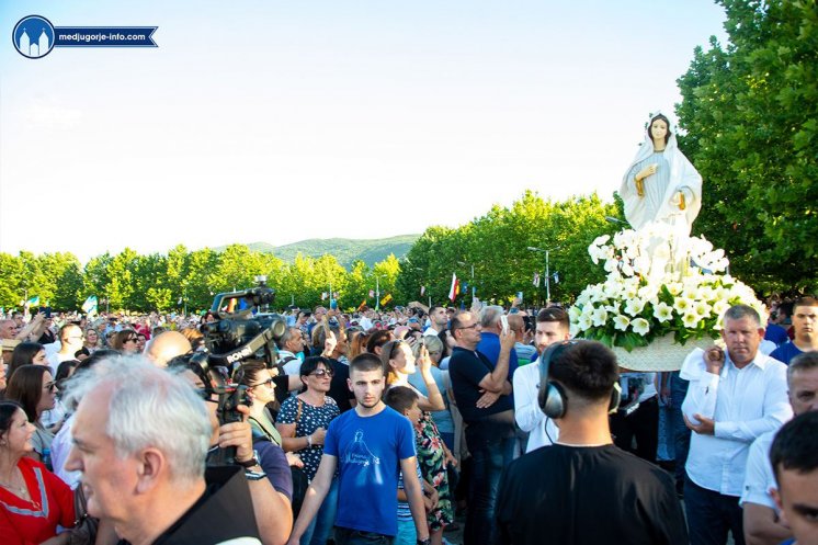 41. GODIŠNJICA UKAZANJA – fra Jozo Grbeš: POSTANITE LJUDI LJUBAVI!