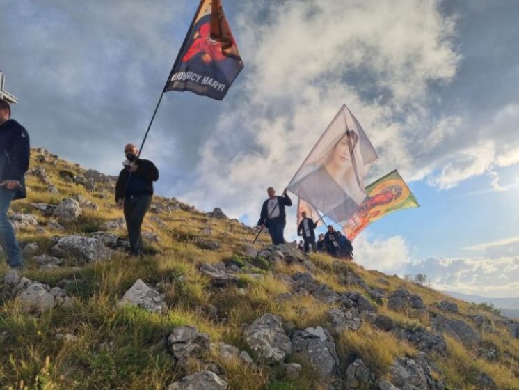 Prva misa na mjestu Gospina ukazanja – Roško polje