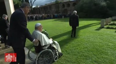 Papa: Dosta je ratova, oni uništavaju život!