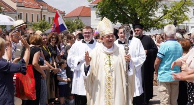 Zaređen novi požeški biskup Ivo Martinović