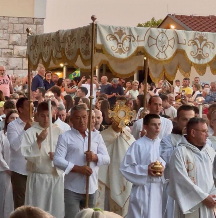 SVEČANO OBILJEŽEN BLAGDAN TIJELOVA U MEĐUGORJU