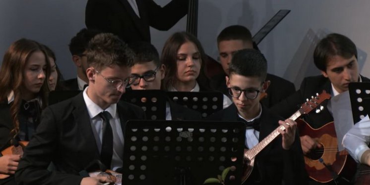 Poslušajte tamburašku obradu Thompsonove pjesme &#039;Gospin dom&#039;