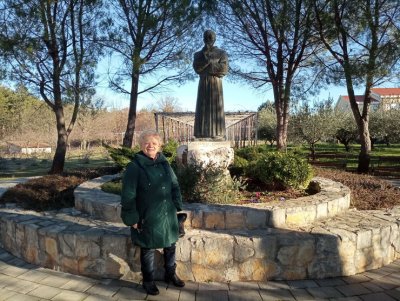 ESTER VENZI: ZBOG FRA SLAVKOVA SAVJETA UVIJEK MOLIM ZA SVEĆENIKE