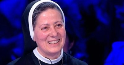 Milost na ulicama noći: Kako redovnica Carla Venditti vraća dostojanstvo ženama zarobljenima u prostituciji