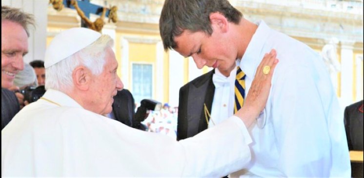 Vatikan istražuje moguće čudo Benedikta XVI.