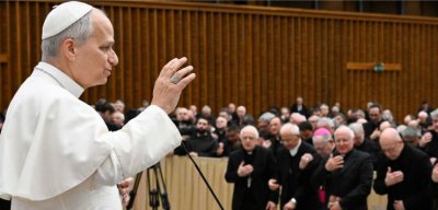 Papa svećenicima: Koristite svoj mozak, a ne umjetnu inteligenciju za pisanje homilija