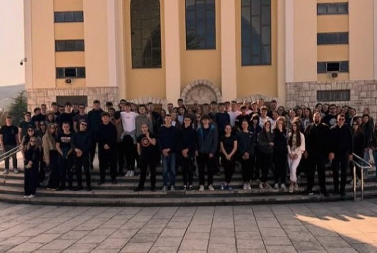 Ukupno 110 krizmanika iz dvije župe hodočastilo u Međugorje