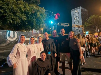 Usred Ultre, gdje mnogi traže provod, Crkva je ponudila nadu