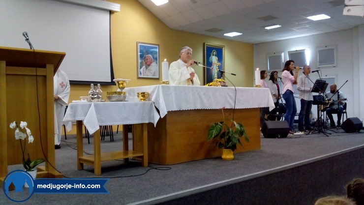 hodocasce-obitelji-kraljici-mira-u-medugorje_2.jpg