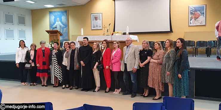 obred-zavjetovanja-i-primanja-u-novicijat-u-ofs-medugorje-1.jpg