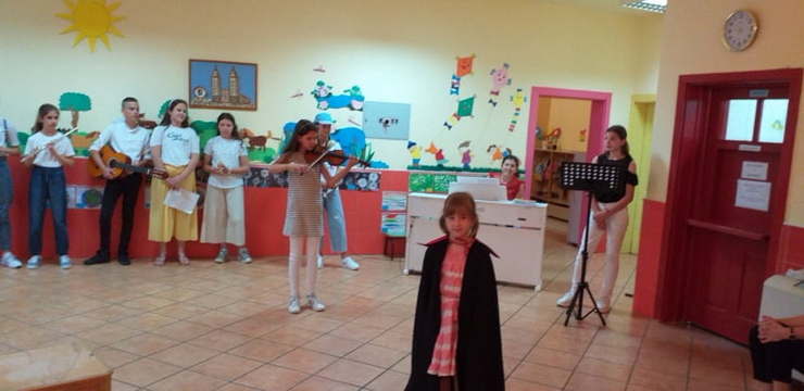 posjet-osnovne-glazbene-skole-brotnjo-vrticu-sv-mala-terezija_5.jpg
